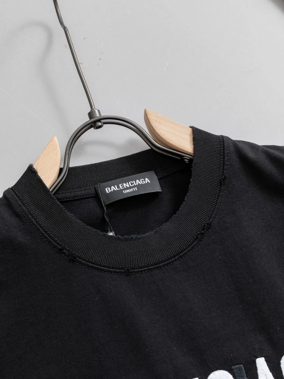 P100✨🔥 [BALENCIAGA] 2026FW short-sleeved T-shirt Premium 26s double yarn 300g fabric embroidery fraying process Color: Black White Red Size: S M L XL 2XL
